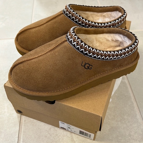 UGG Shoes - BNWT! UGG Tasman Slipper in chestnut - Womens size 12